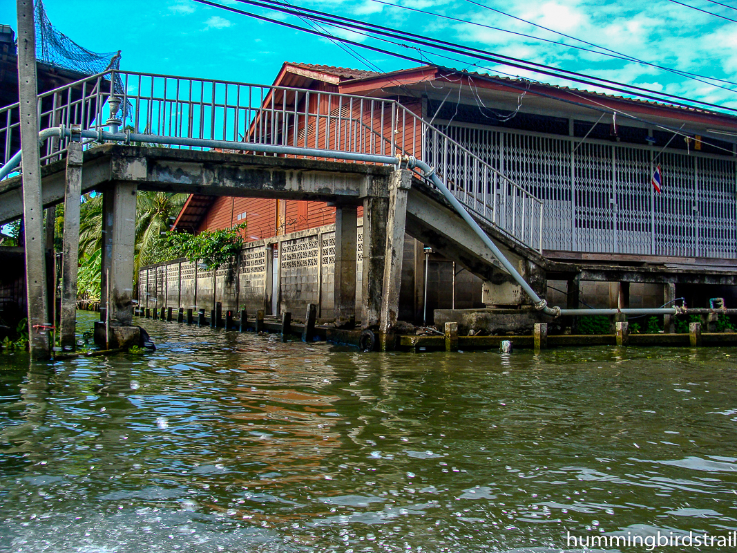 Houses and the walkways by the canal