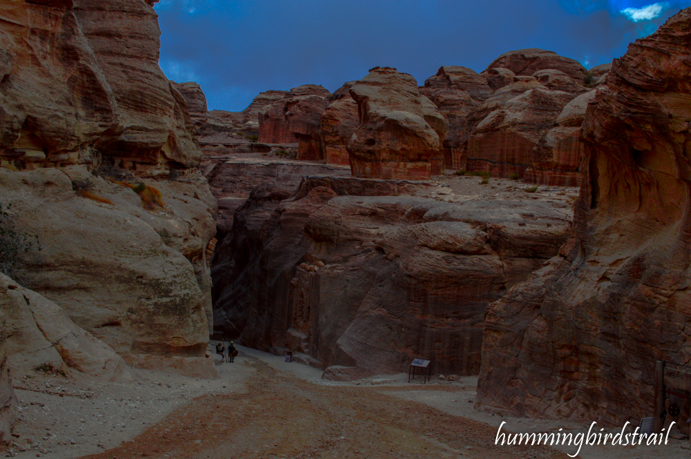 entering inside the Siq